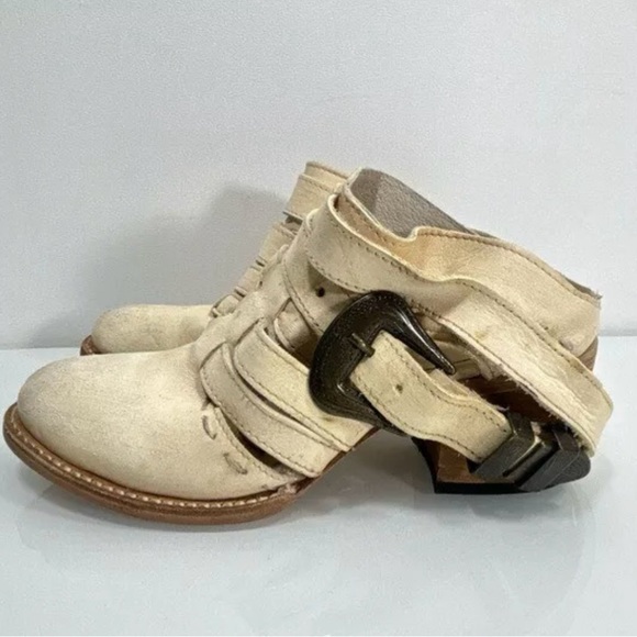 Freebird Womens Beige Lucky Distressed Strappy Buckle Detail Heeled Mules Size 7 - Picture 4 of 10